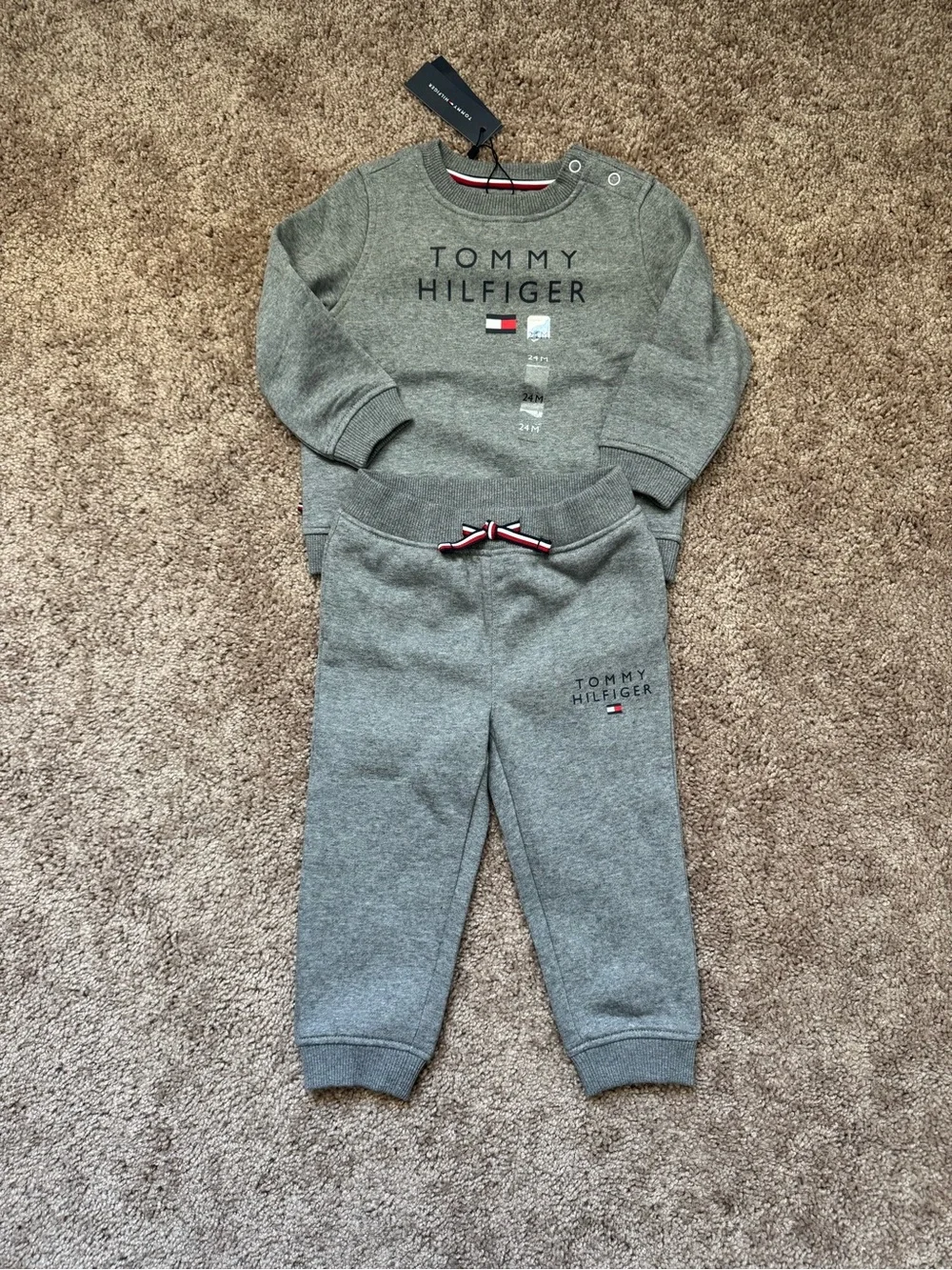 Tommy Hilfiger Baby 2-Piece Gray Fleece Logo Sweatshirt/Sweatpants Set 24M Warm